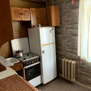 Академіка Корольова вул., 37