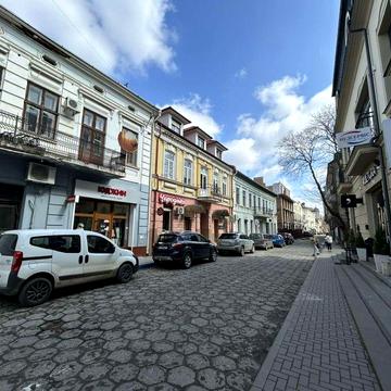 Продам 4к квартиру в центрі міста