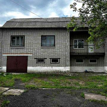 Продам  два будинки в одному дворі