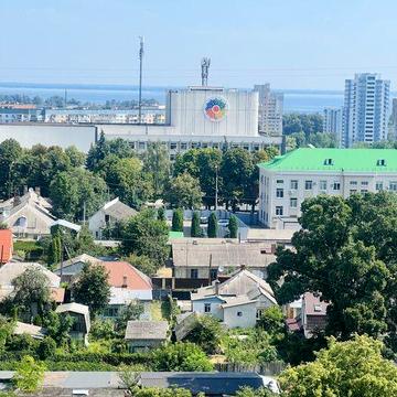 ЗДАМ гарну 2 кім. кв в новому будинку самий ЦЕНТР 20000 грн.