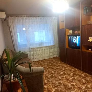 Сдам 2х кімнатну квартиру на Митниці на тривалий термін.