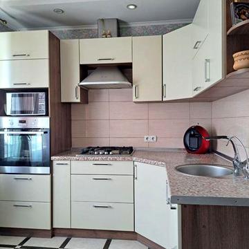 Продается 1-к квартира Победа, Героев 4