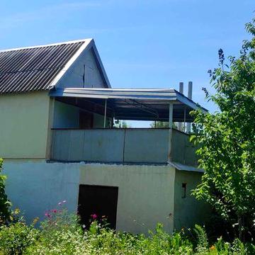 Продам 2-поверховий будинок з власним двором р-н пр.Металургів