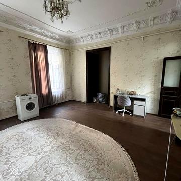 Володимира Винниченка вул. (Різдвяна), 42