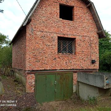 Продається дачний будинок та земельна ділянка. Крихівці