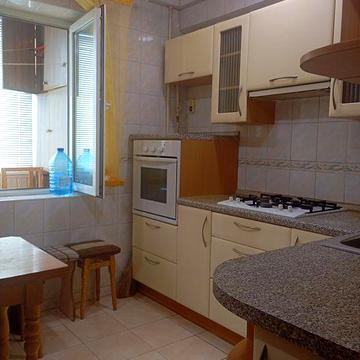 Здам 2х к. квартиру центр Бучі