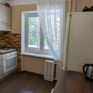 Бориса Грінченка вул., 10б