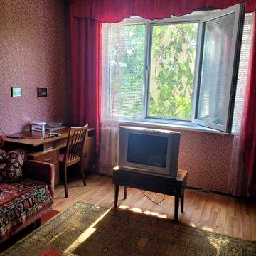 Продам 2 к.кв. в районе метро Левада