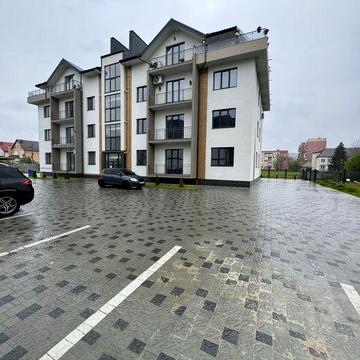 Продам три кімнатна квартира в Мукачеві ЖК Яворницького 32
