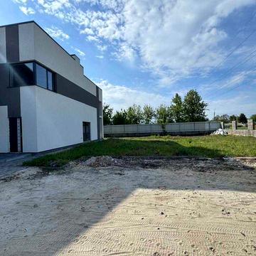 Таунхаус із земельною ділянкою 5 соток у Рованцях / Луцьк