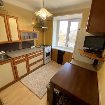 Камянецька вул., 67
