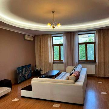 Терміново! Урядовий квартал, Липки, Шовковична вул. 32-34,Лютеранська