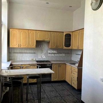 Продам дворівневу квартиру в центрі Києва — 96,9 м²