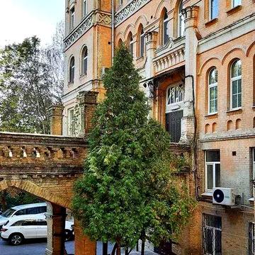 Продам  122 м2  1-пов. вул. Гончара 60 без %