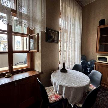 Продам 2к квартиру в центрі Києва, вул. Саксаганського 36, без комісії