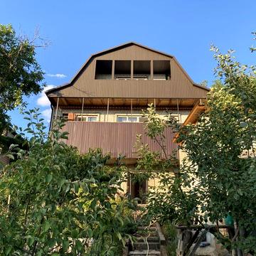 Роскішний триповерховий будинок на сахарному