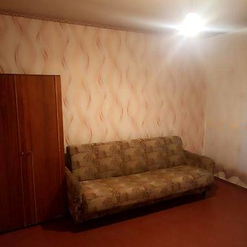 Продам 1 кімнатну повноцінну квартиру, терміново. Торг .