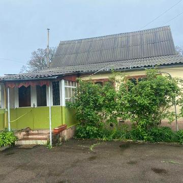Продаж житлового будинку
