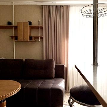 Продаж затишної 2-к квартири по пр.Соборності