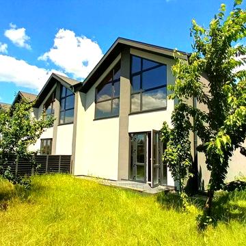 Продам таунхаус по реальній вартості майже в Киеві.Соф.Борщагівка
