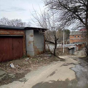 Камянецька вул., 100