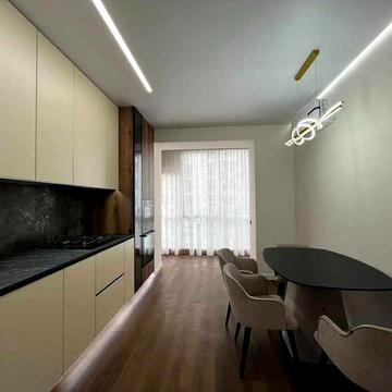 Шикарна двокімнатна з меблями та технікою в центрі