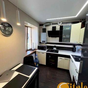 Продаж 2-х комнт. квартири вул. Південноукраїнська.