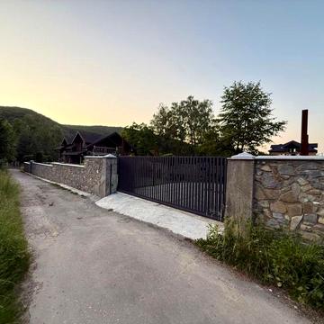 Елітний будинок у Карпатах