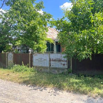 Продаж будинку із земельною ділянкою 1га
