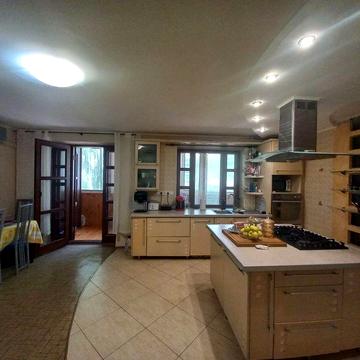 Продам 3к кв., 100 кв.м. ,23 Августа, П. Поле, м. Ботанический сад,