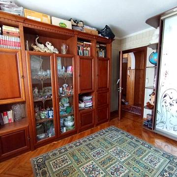 Продаж 3к Квартира Космонавтів вулиця