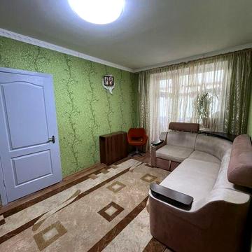 2х комн.кв. 2/4, "сталинка" 44м2. Долгинцевский р-н  (в/ч 33)