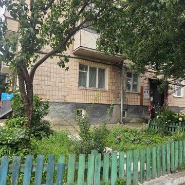 Продаж 2 кім. квартири пр. Відродження, під комерційну діяльність!