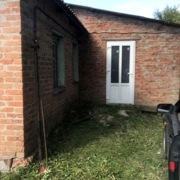 Продам будинок,сарай,гараж,дровник.