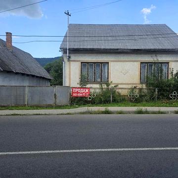 Продам будинок с.Іза центр, можливо під комерцію!!!