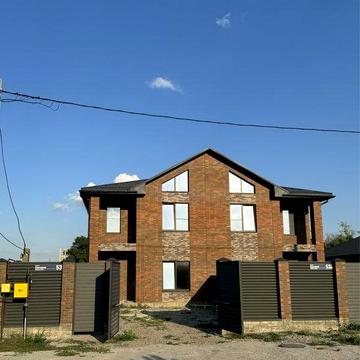 Будинок (дуплекс)