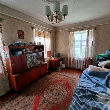 Центр, район аграрної академії, окремий добротний будинок з всима кому