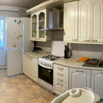 Продам теплу, дуже комфортну 4-кімнатну квартиру у Дергачах