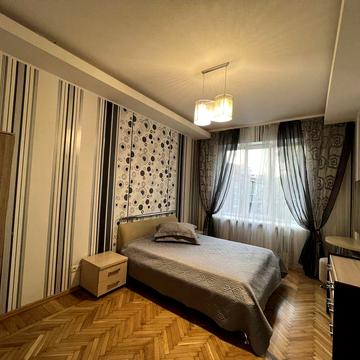 Продам власну 3-кімнатну квартиру в центрі міста!