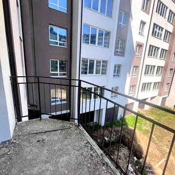 Пасічна вул., 52