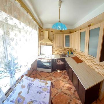 Двокімнатна роздільна Севастопольска площа вул.Донецька 53
