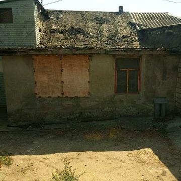 Продам часть дома с землей двор на 3 хозяина