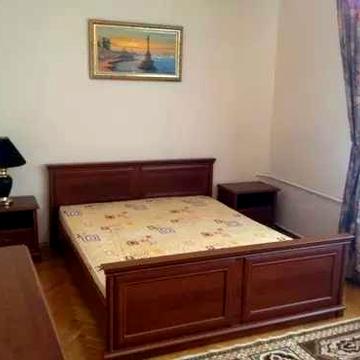 3 кім. квартира Печерськ, Арсенальна, Омеляновича-Павленка Суворова 13