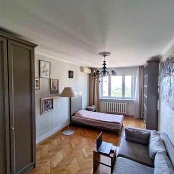 Продам 4 х ком кв ул Ф. Пушенои, Святошинский рн, м. Академгородок