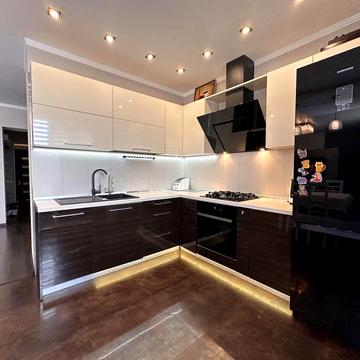 Квартира з авторським ремонтом та чудовим розташуванням