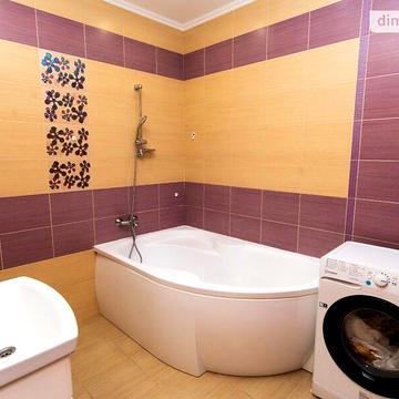 Продаж 4к Квартира Коновальця Євгена вулиця