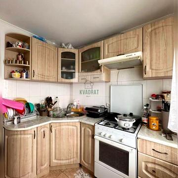Продам трьохкімнатну квартиру на мікрорайоні