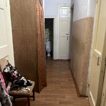 Квартира 4 комнаты. На Пионере ост. 9 больница. Ул. Сичеславская дом 9