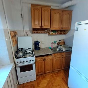 Здається однокімнатна неподалік з центром.