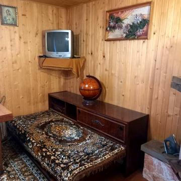 Здам 1_кімнатну квартиру,в напівособняку,місце для парковки авто,своє